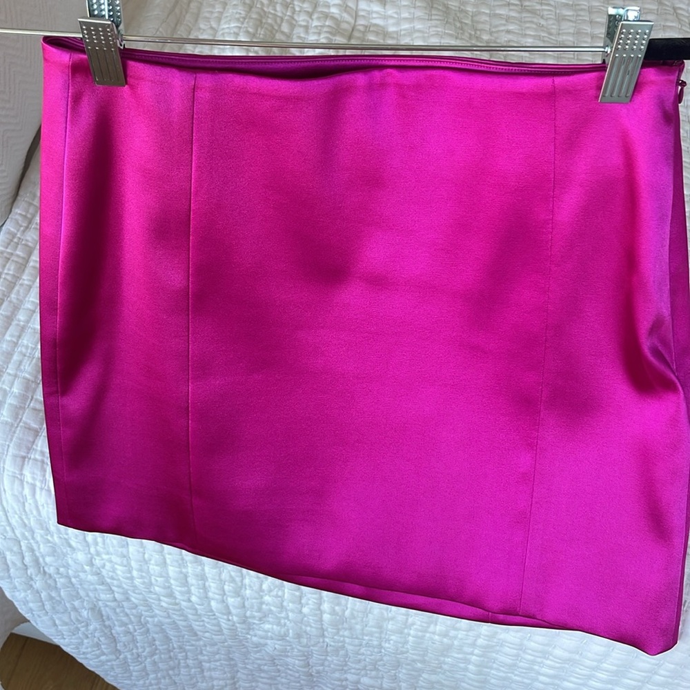 NWT Frame, Seamed Mini Skirt, 6, Silk, Magenta, Unworn - Picture 3 of 5